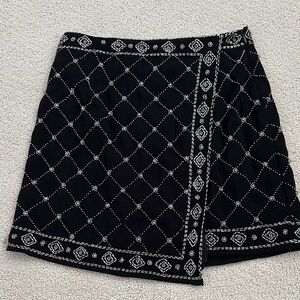 Tobi Black Skirt with White Trim